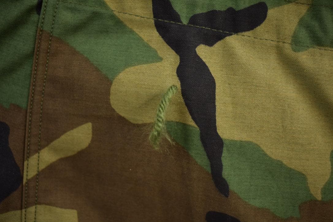 Vintage 1990s Military Camo Field Jacket Men's Large from propervintagecanada