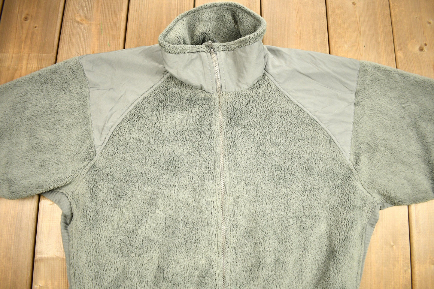Vintage 1990s Military Cold Weather Polar Tec Fleece Sweater Men's L from propervintagecanada
