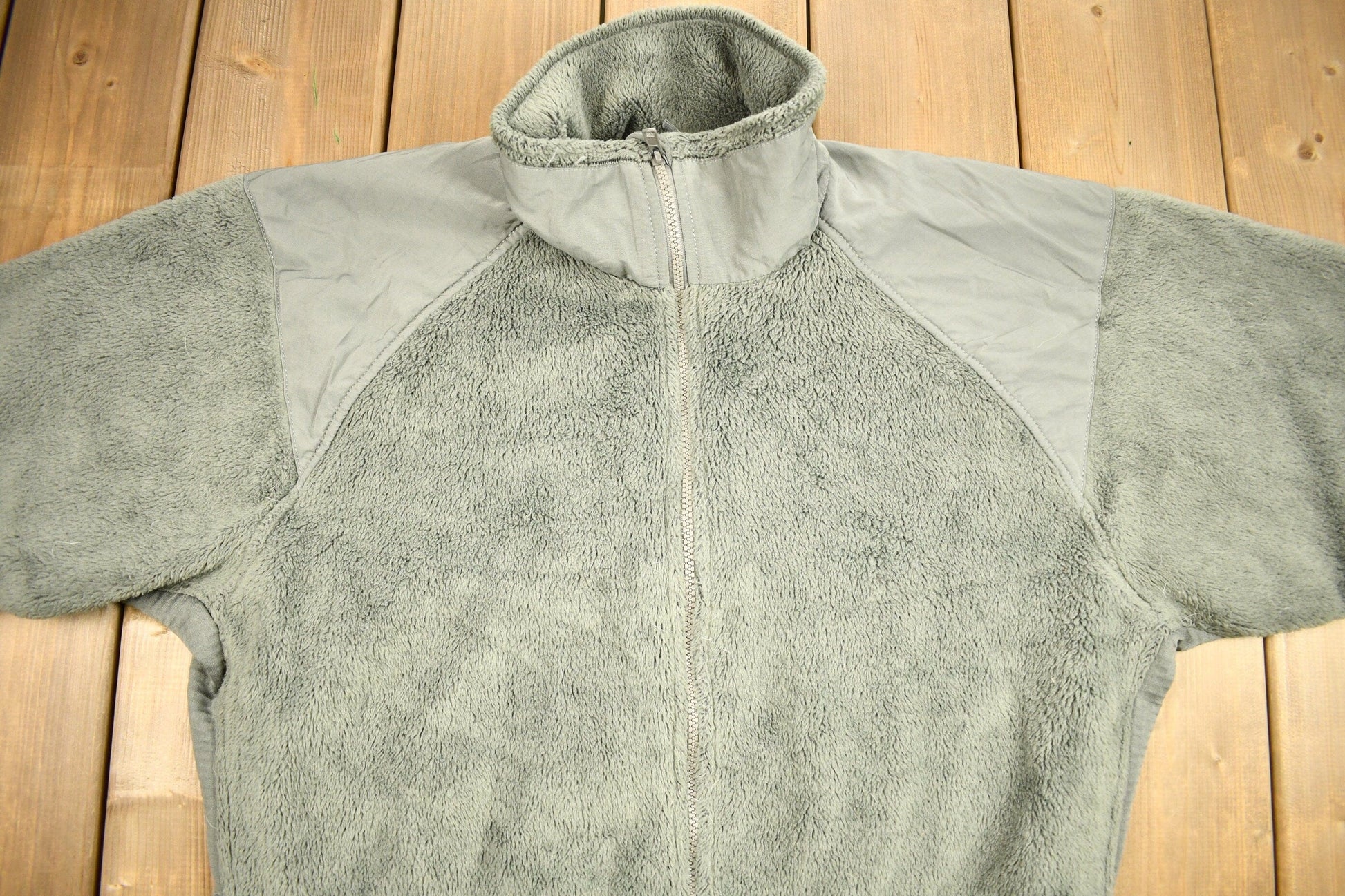 Vintage 1990s Military Cold Weather Polar Tec Fleece Sweater Men's L from propervintagecanada
