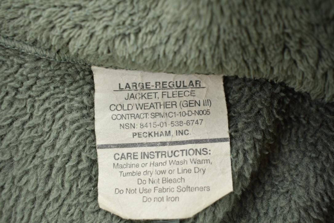 Vintage 1990s Military Cold Weather Polar Tec Fleece Sweater Men's Large from propervintagecanada