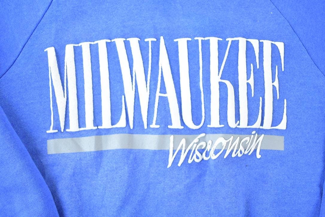 Vintage 1990s Milwaukee Wisconsin Souvenir Crewneck Sweatshirt Made In USA Men's Large from propervintagecanada