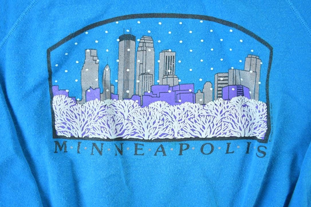 Vintage 1990s Minneapolis Winter City Souvenir Crewneck Sweatshirt Made In USA Men's Large from propervintagecanada