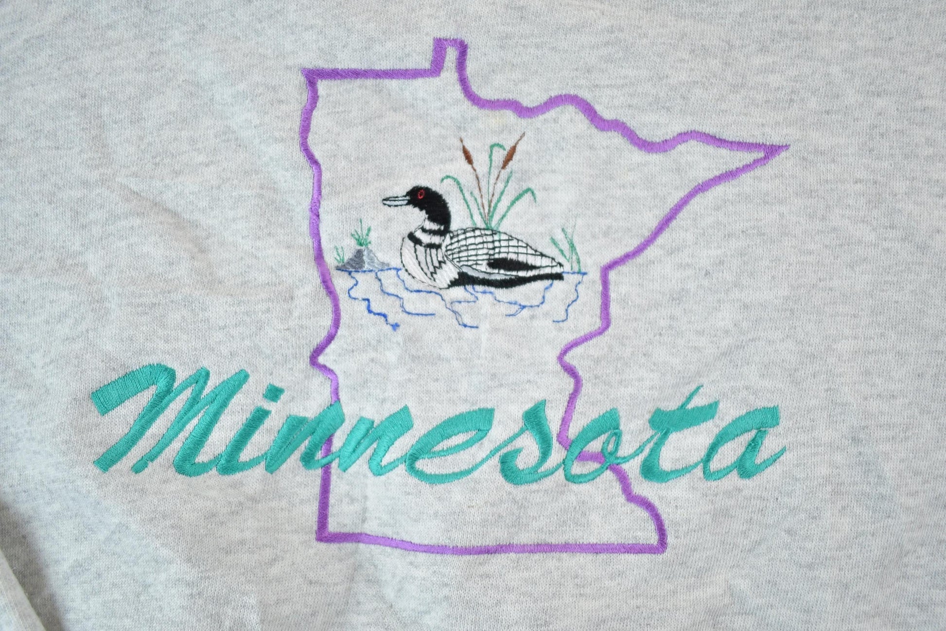 Vintage 1990s Minnesota Ducks Souvenir Embroidered Crewneck Sweatshirt Men's XL from propervintagecanada