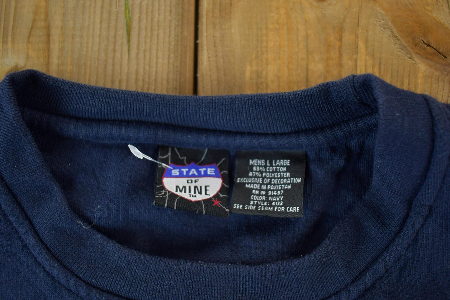 Vintage 1990s Minnesota Embroidered Gopher State Souvenir Crewneck Sweatshirt Men's XL from propervintagecanada