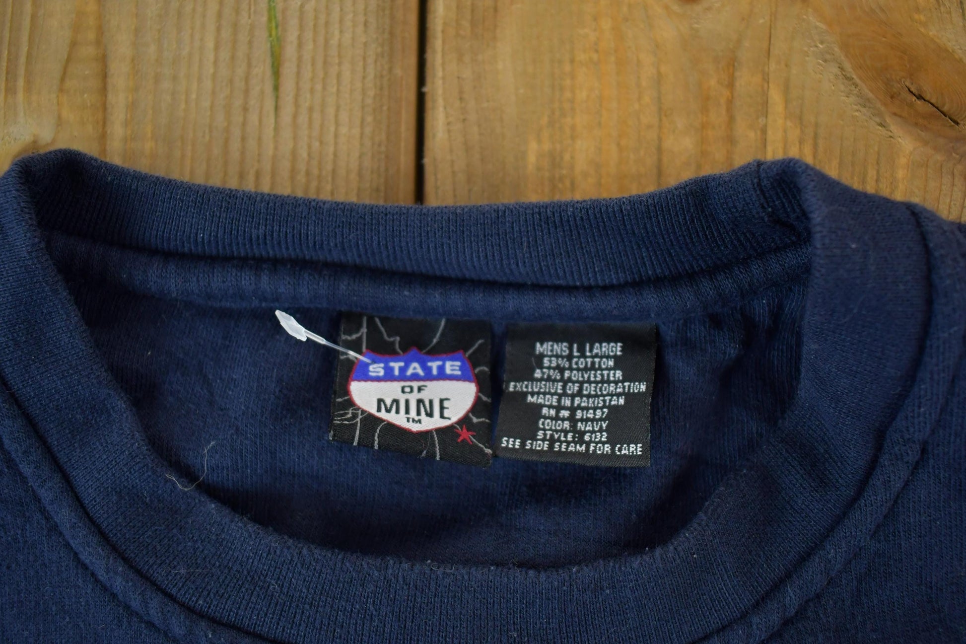 Vintage 1990s Minnesota Embroidered Gopher State Souvenir Crewneck Sweatshirt Men's XL from propervintagecanada