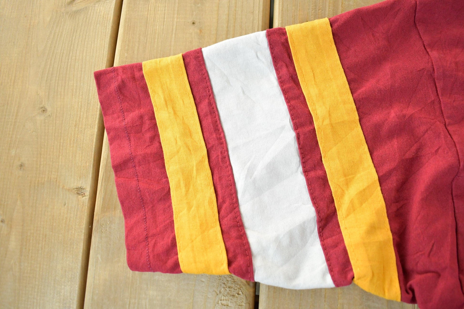 Vintage 1990s Minnesota Golden Gophers University Collegiate T-Shirt Men's Large from propervintagecanada