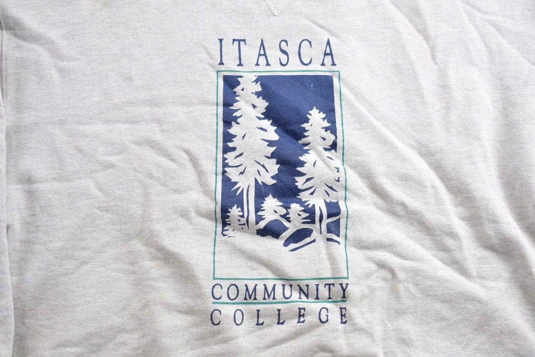 Vintage 1990s Minnesota Itasca Community College Collegiate Crewneck Men's Medium from propervintagecanada