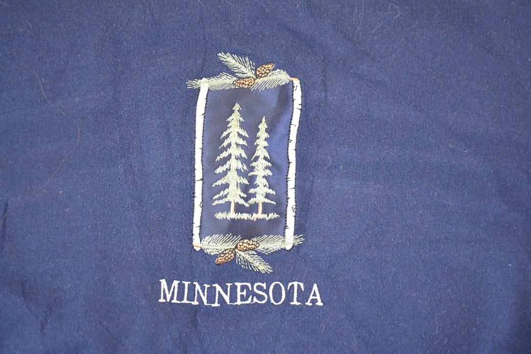 Vintage 1990s Minnesota Pines Embroidered Souvenir Crewneck Sweatshirt Men's M from propervintagecanada