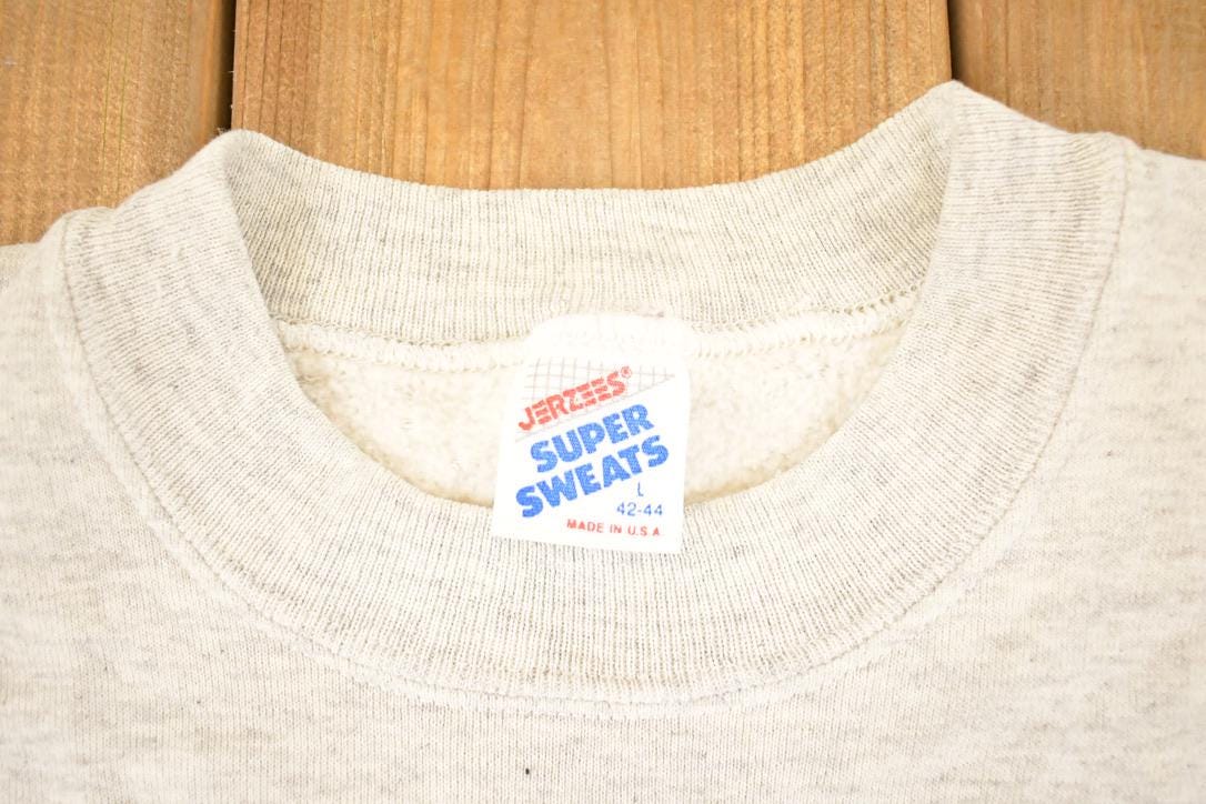Vintage 1990s Minnesota Souvenir Embroidered Crewneck Sweatshirt Men's L from propervintagecanada