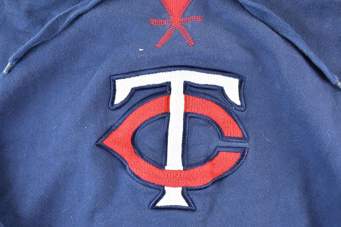 Vintage 1990s Minnesota Twins Hoodie Sweatshirt Men's Large from propervintagecanada