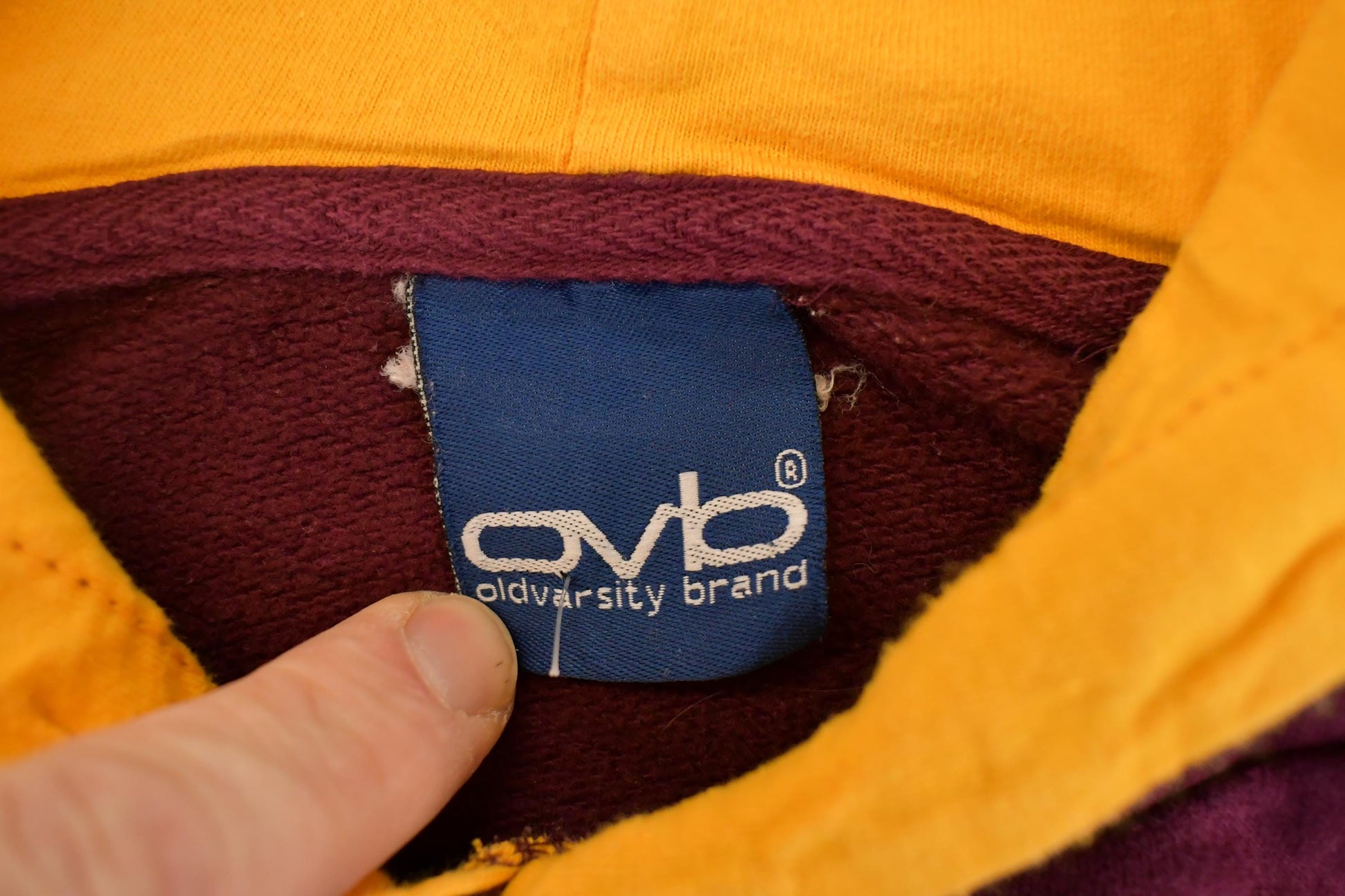 Vintage 1990s Minnesota University Embroidered Hoodie Sweater Mens L from propervintagecanada