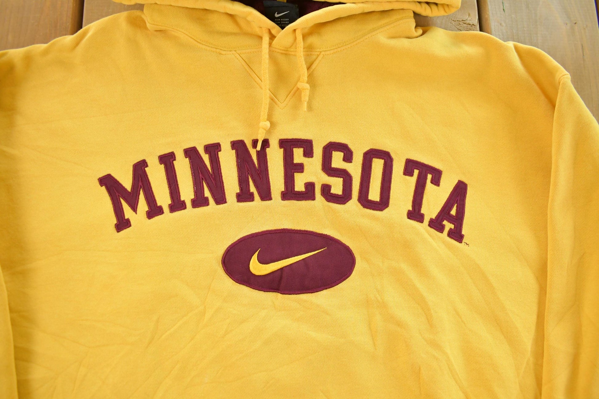Vintage 1990s Minnesota University Nike Hoodie Sweatshirt Men's XL from propervintagecanada
