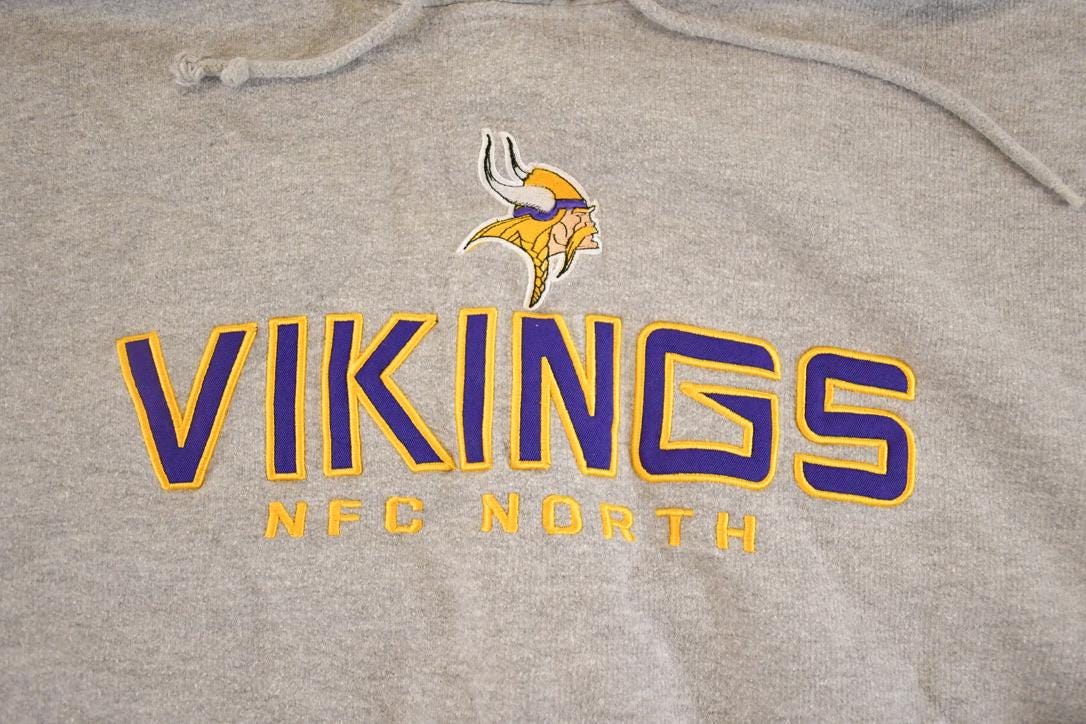Vintage 1990s Minnesota Vikings Hoodie Sweatshirt Men's XL from propervintagecanada