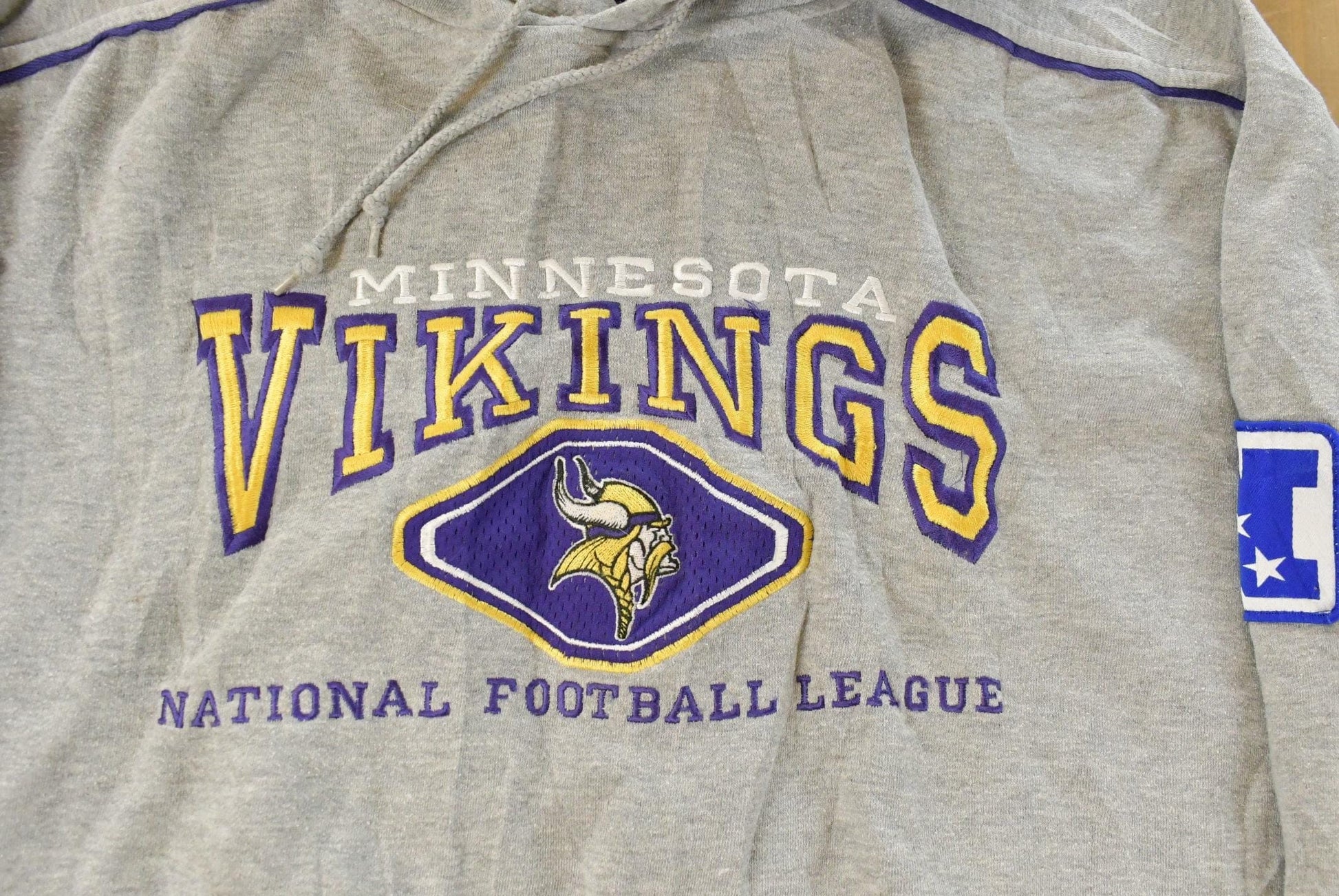 Vintage 1990s Minnesota Vikings Lee Sport NFL Hoodie Men's 2XL from propervintagecanada