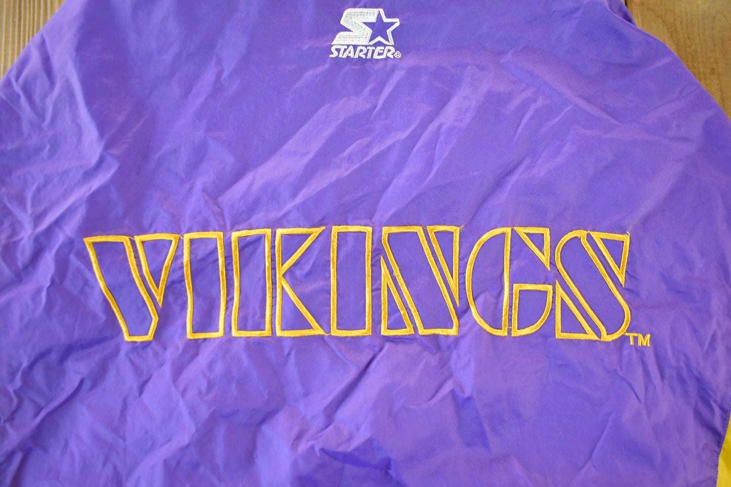 Vintage 1990s Minnesota Vikings NFL Football Windbreaker Men's Large from propervintagecanada