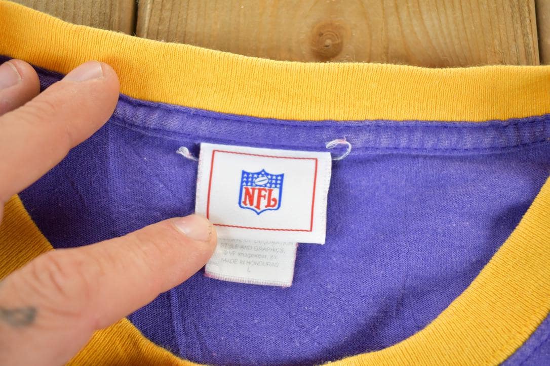 Vintage 1990s Minnesota Vikings NFL Graphic T-ShirtMen's Large from propervintagecanada