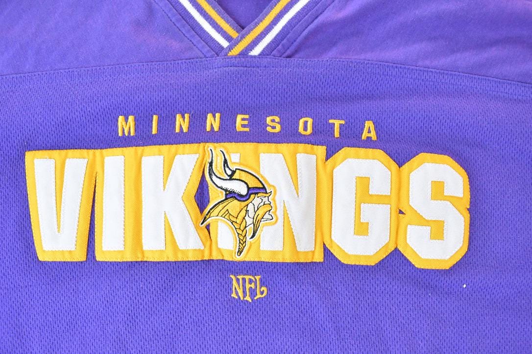 Vintage 1990s Minnesota Vikings NFL V Neck Sweatshirt Men's Large from propervintagecanada