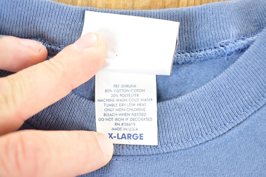 Vintage 1990s Mirage Las Vegas Crewneck Sweatshirt Mens XL from propervintagecanada