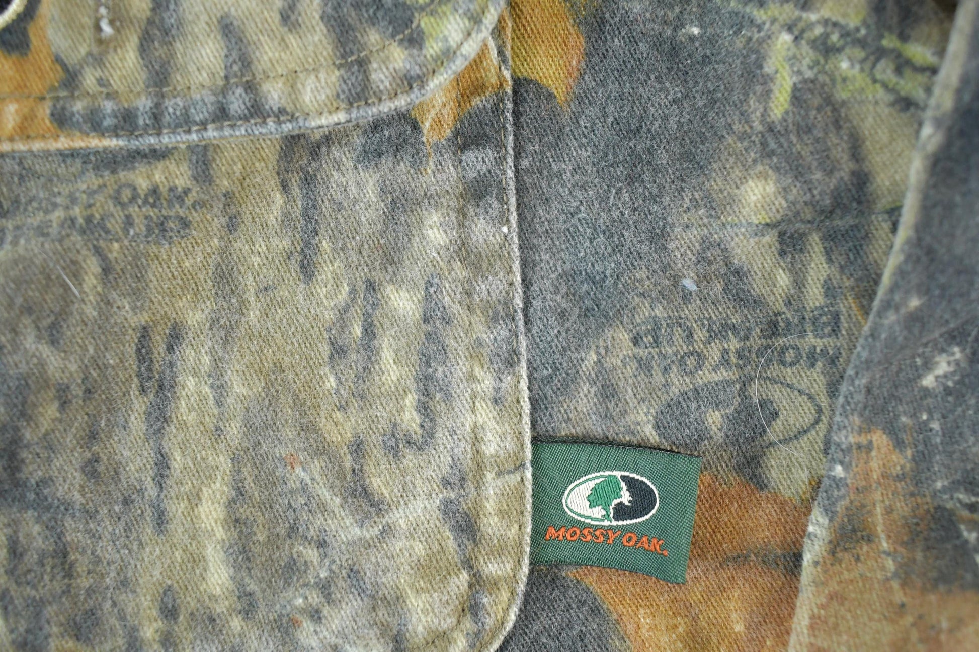 Vintage 1990s Mossy Oak Apparel Realtree Camo Button Up Shirt Women's XL from propervintagecanada