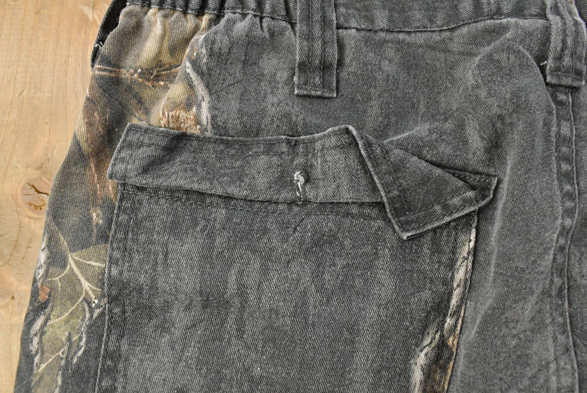 Vintage 1990s Mossy Oak Tree Camo Cargo Pants Men's 34 x 31 from propervintagecanada