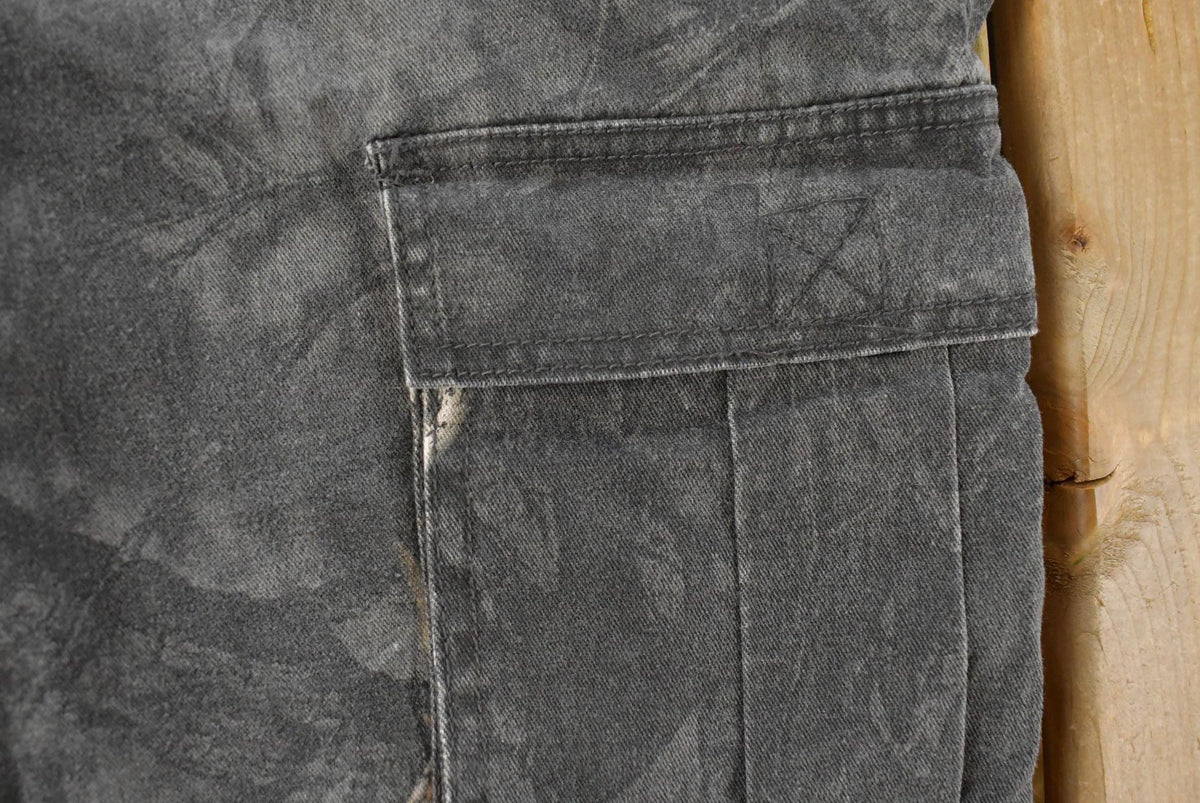 Vintage 1990s Mossy Oak Tree Camo Cargo Pants Men's 34 x 31 from propervintagecanada
