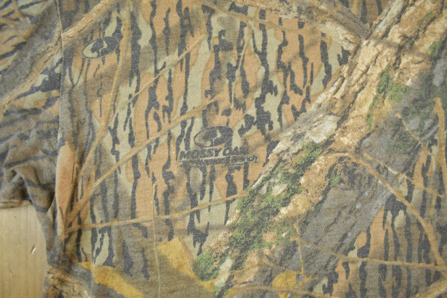 Vintage 1990s Mossy Oak Tree Camo T-Shirt Men's XL from propervintagecanada