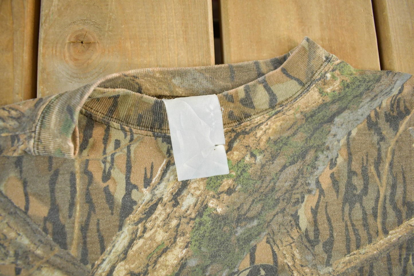 Vintage 1990s Mossy Oak Tree Camo T-Shirt Men's XL from propervintagecanada