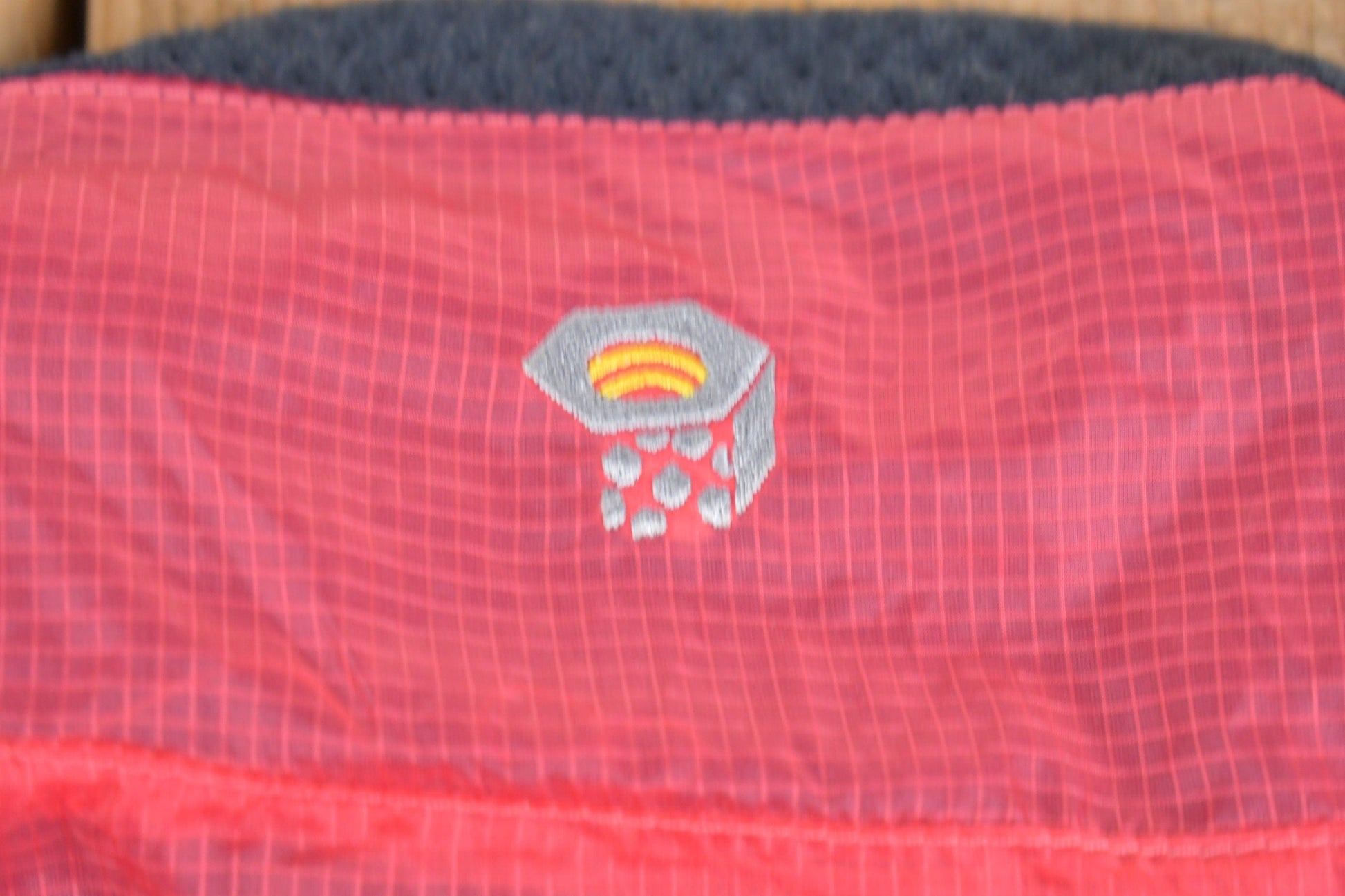 Vintage 1990s Mountain Hard Wear Quarter Zip Windbreaker Men's Medium from propervintagecanada