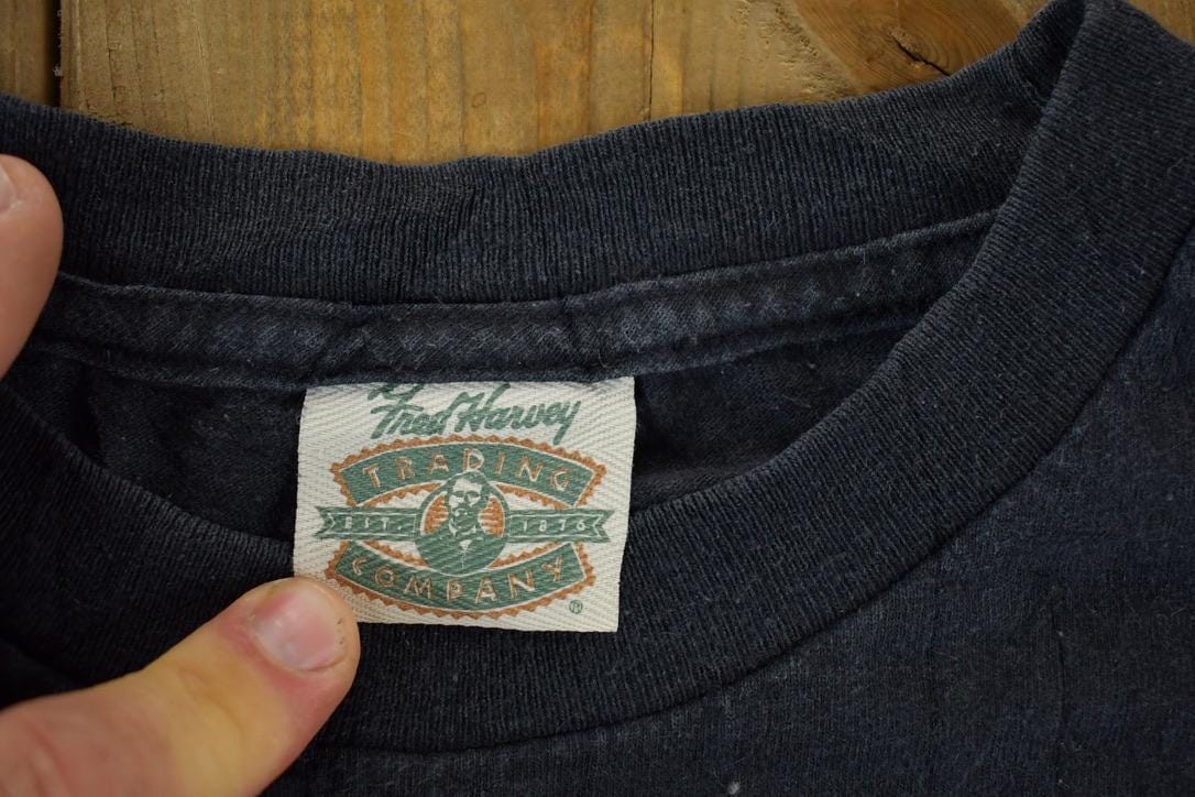 Vintage 1990s Mt Rushmore Souvenir Single Stitch Graphic Print T-Shirt Men's XL from propervintagecanada