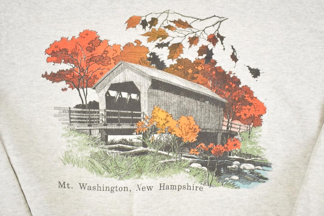 Vintage 1990s Mt Washington Barn Theme Souvenir Crewneck Sweatshirt Men's XL / 90's Tourist Vacation Graphic Sweater from propervintagecanada