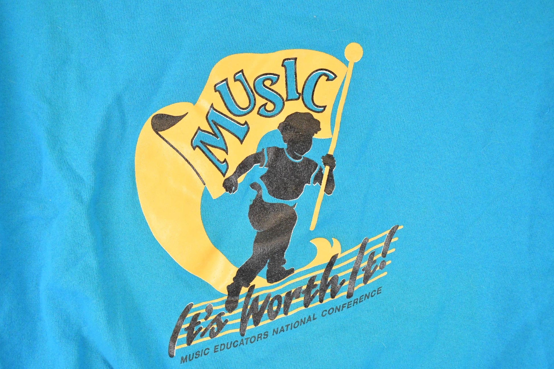 Vintage 1990s Music It's Worth it Graphic Print Crewneck Sweatshirt Men's L from propervintagecanada