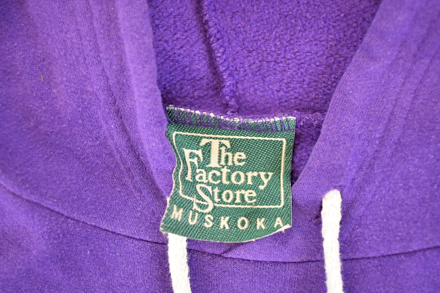 Vintage 1990s Muskoka Canada Souvenir Hoodie Sweatshirt Men's XL from propervintagecanada