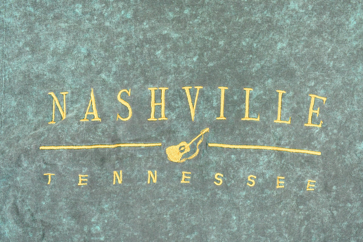 Vintage 1990s Nashville Tennessee Souvenir Travel T-Shirt Men's L from propervintagecanada