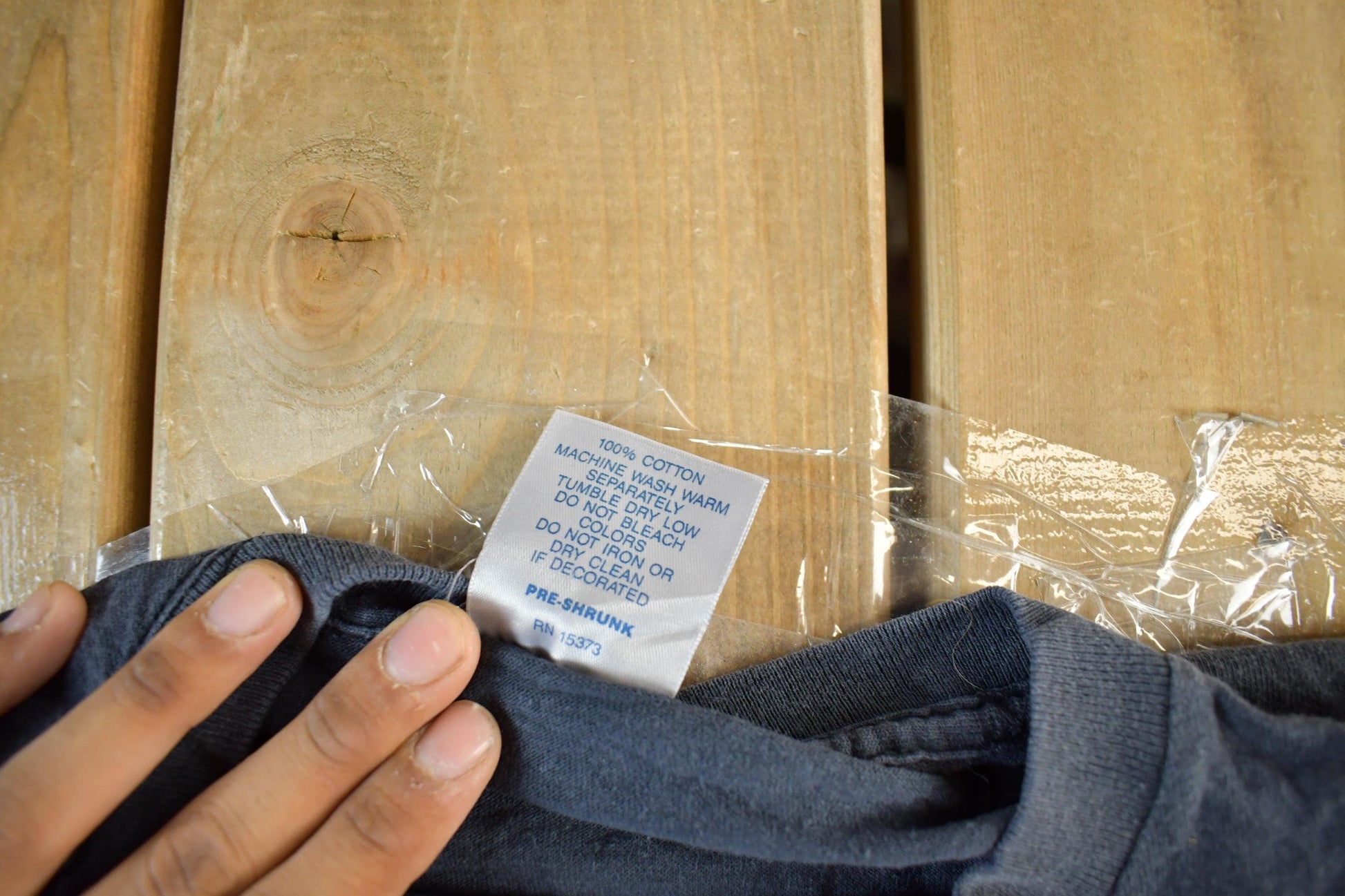 Vintage 1990s Native Black Hills Landscape T-Shirt Men's XL from propervintagecanada