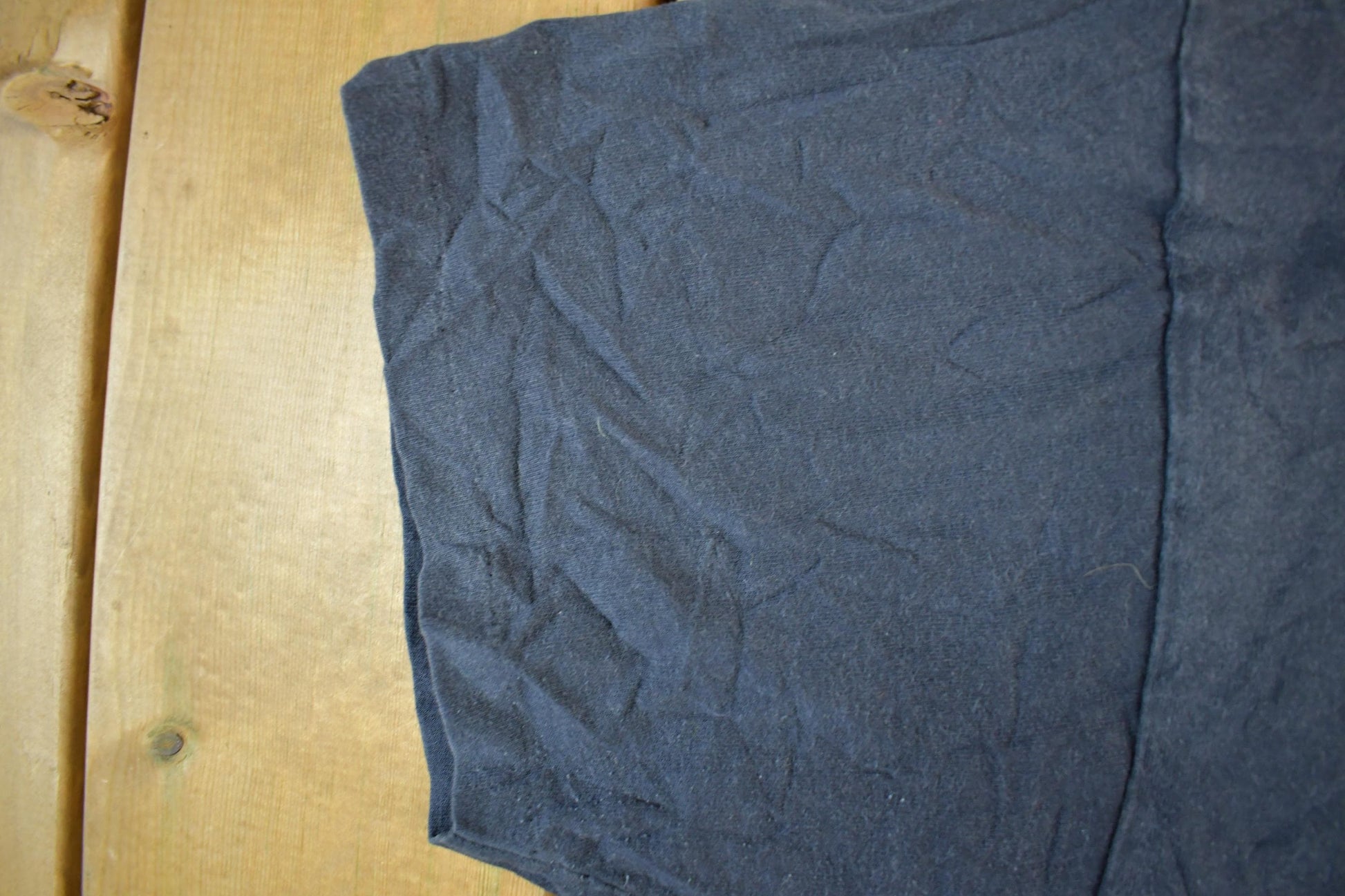 Vintage 1990s Native Black Hills Landscape T-Shirt Men's XL from propervintagecanada