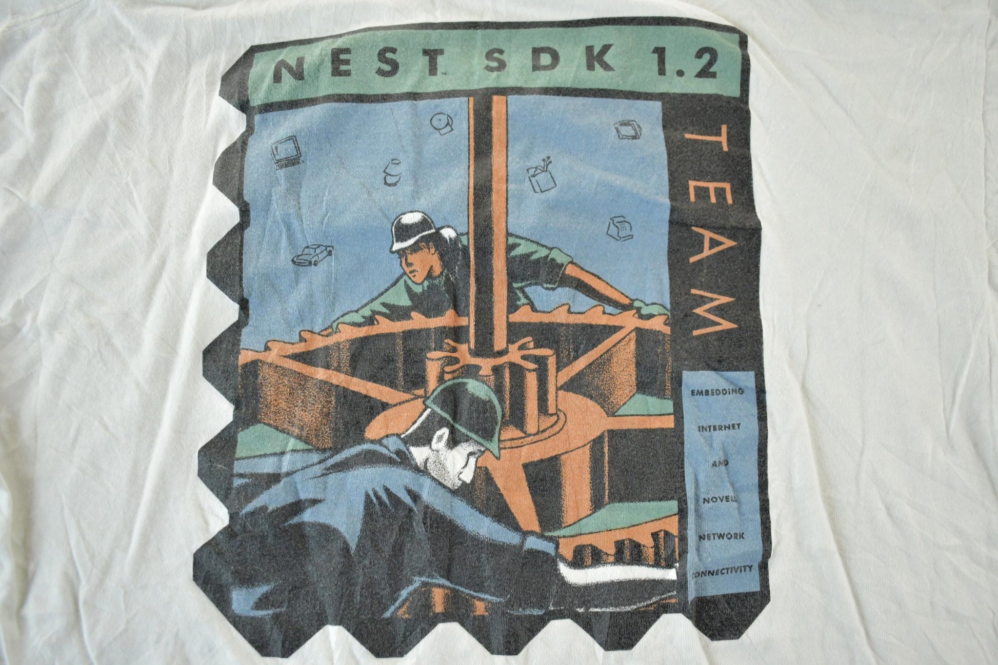 Vintage 1990s Nest SDK Tech Graphic T-Shirt Men's XL from propervintagecanada