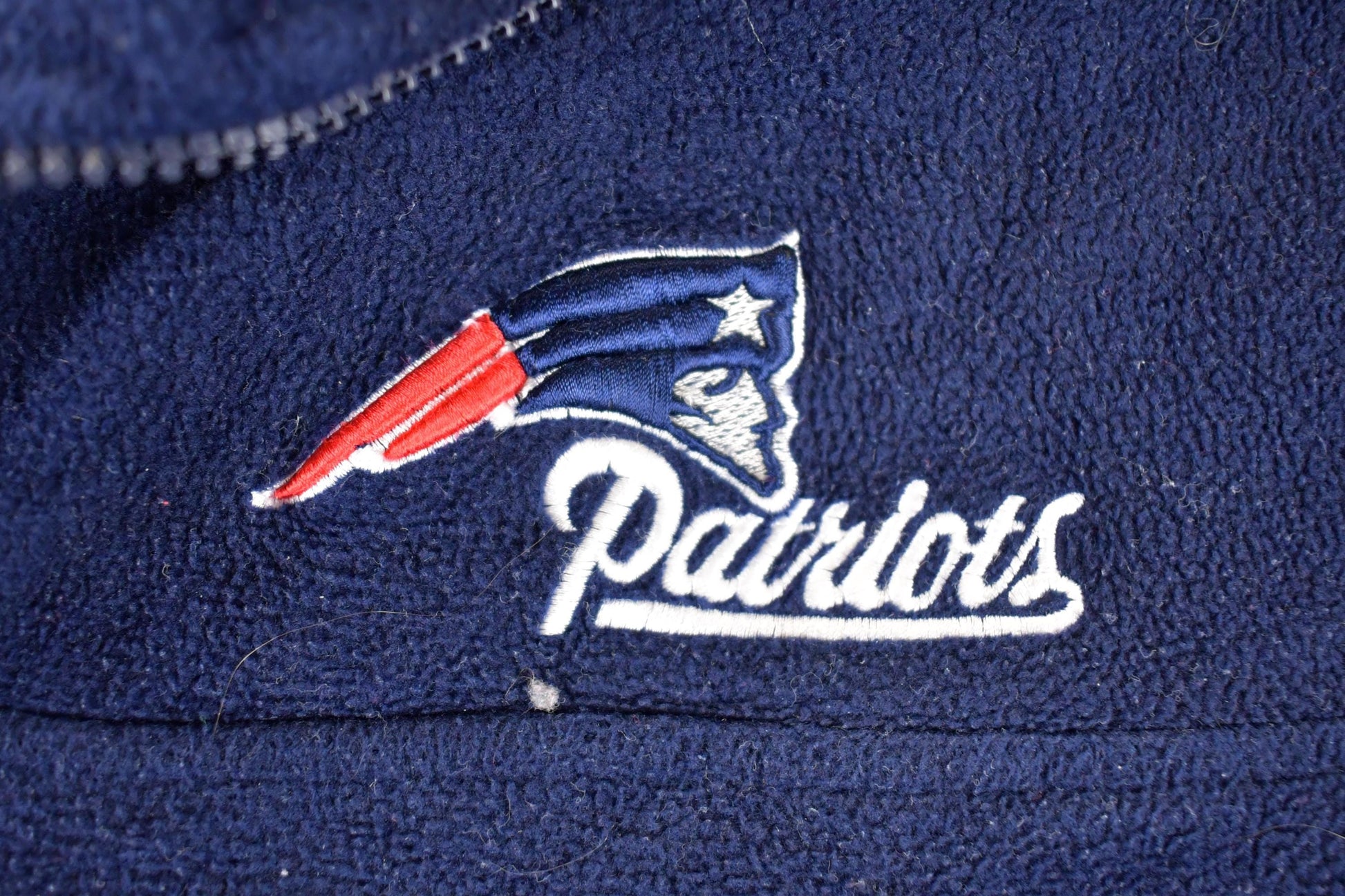 Vintage 1990s New England Patriots Fleece NFL Football Sweater Mens L from propervintagecanada