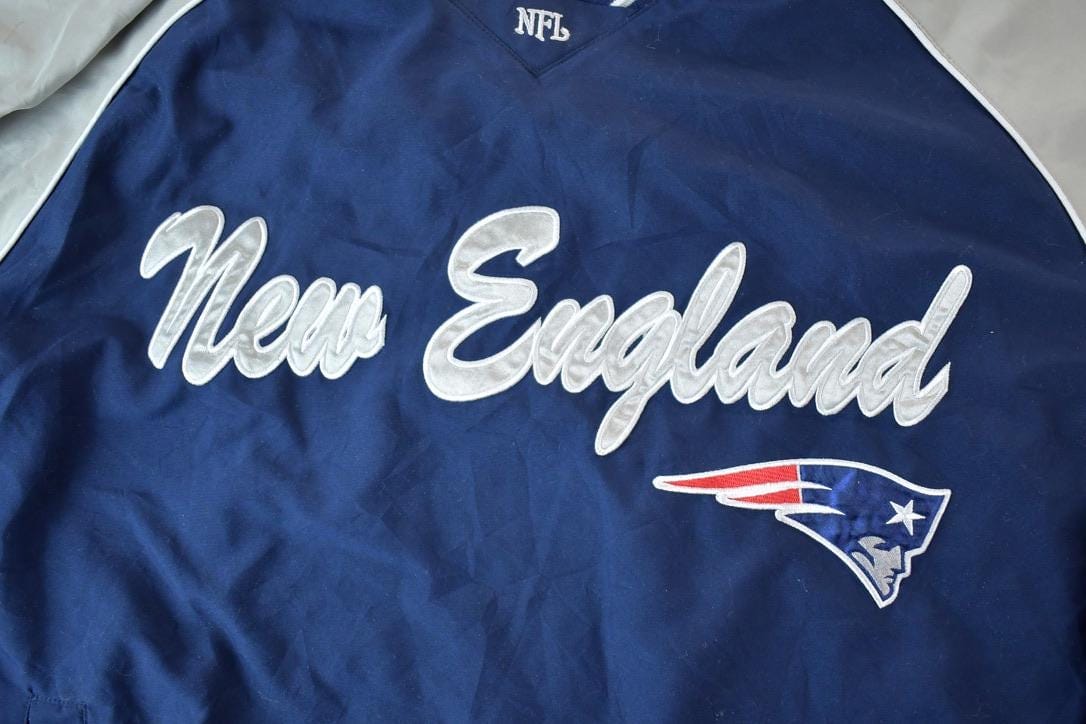 Vintage 1990s New England Patriots NFL Crewneck pullover Windbreaker Sweatshirt Men's Large from propervintagecanada