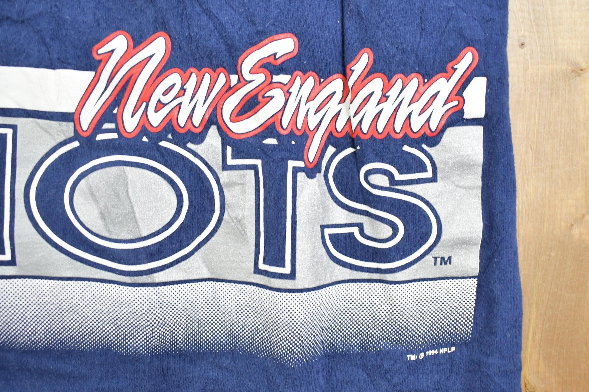Vintage 1990s New England Patriots NFL Graphic T-Shirt/ Made In USA / Single Stitch / NFL / 90s Streetwear / Sportswear from propervintagecanada