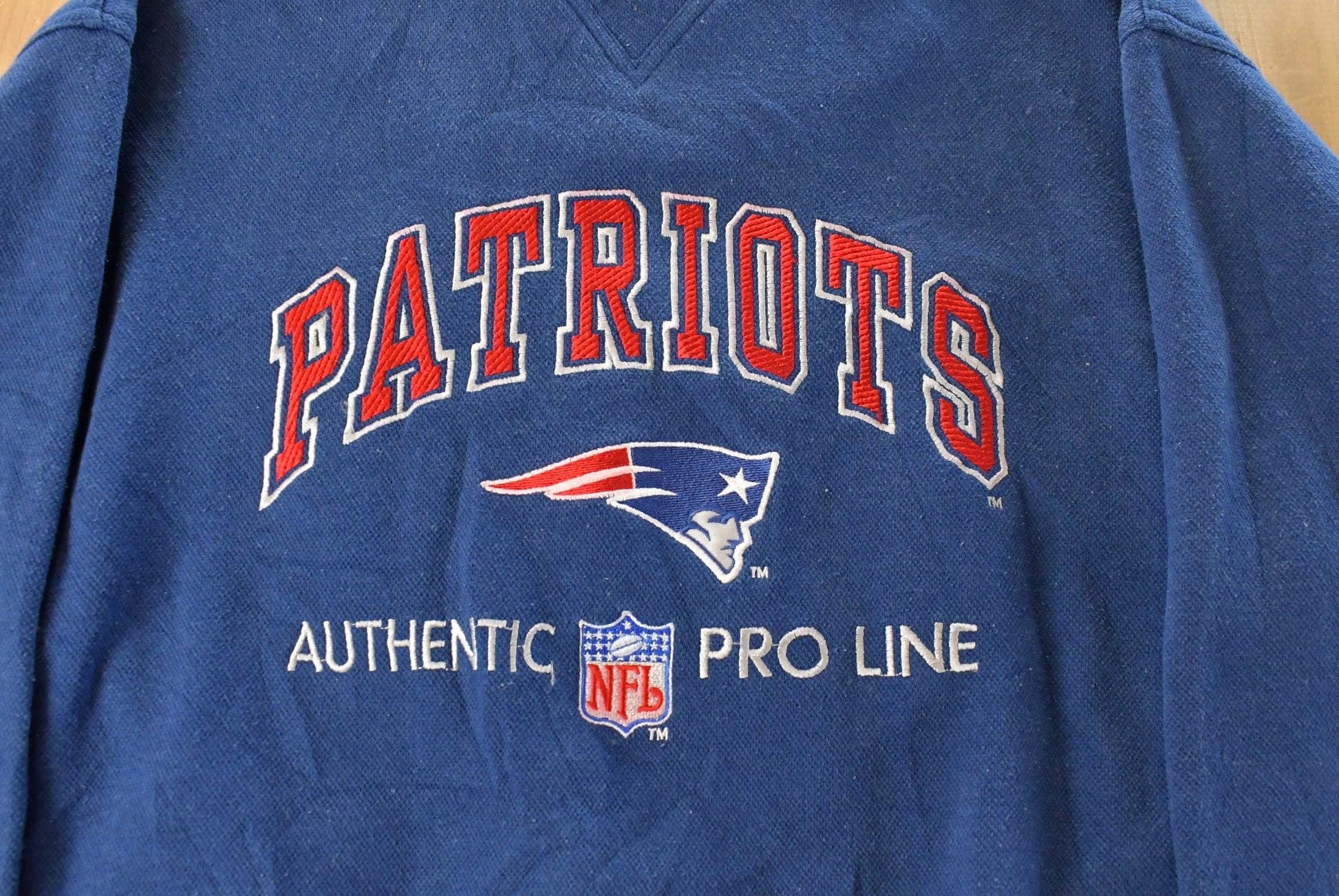 Vintage 1990s New England Patriots NFL Pro Line Logo Athletic Crewneck Sweatshirt Men's Large from propervintagecanada