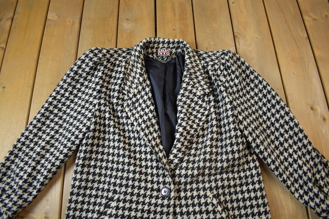Vintage 1990s New York Girl Houndstooth Blazer Women's Medium from propervintagecanada