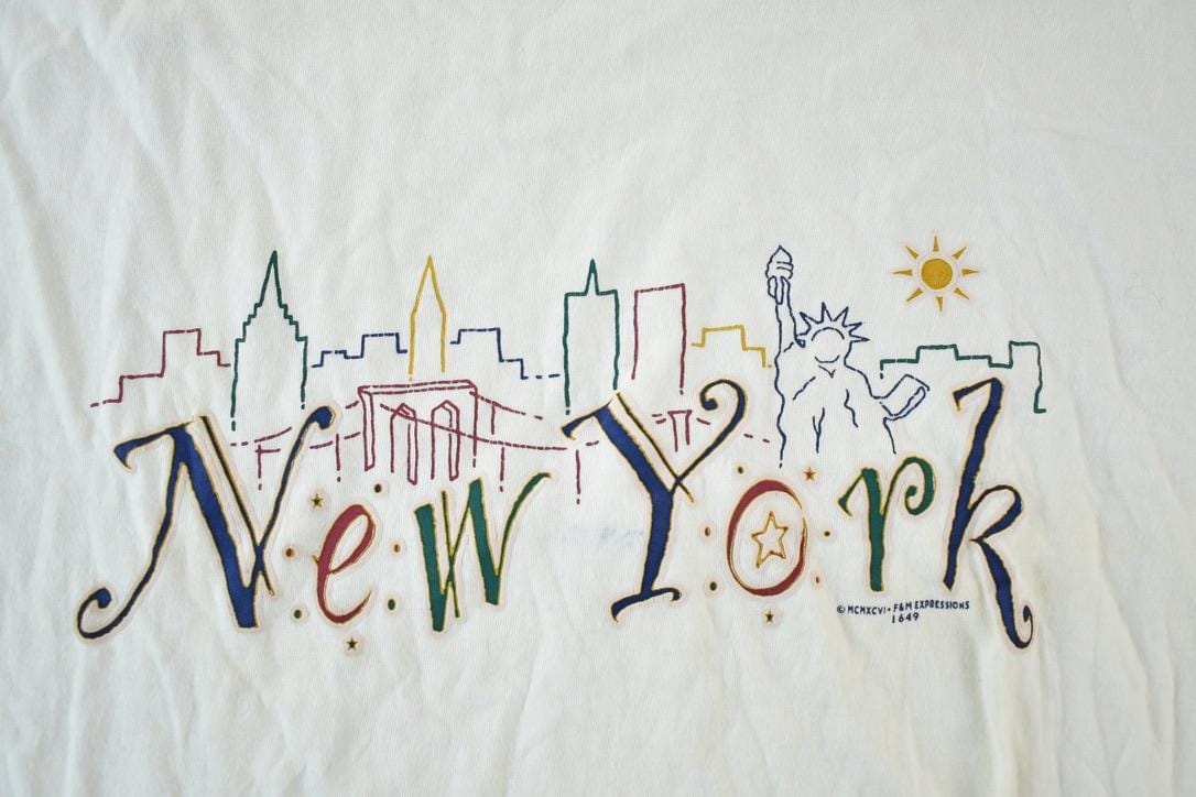 Vintage 1990s New York Souvenir Single Stitch Graphic Print T-Shirt Men's XL from propervintagecanada