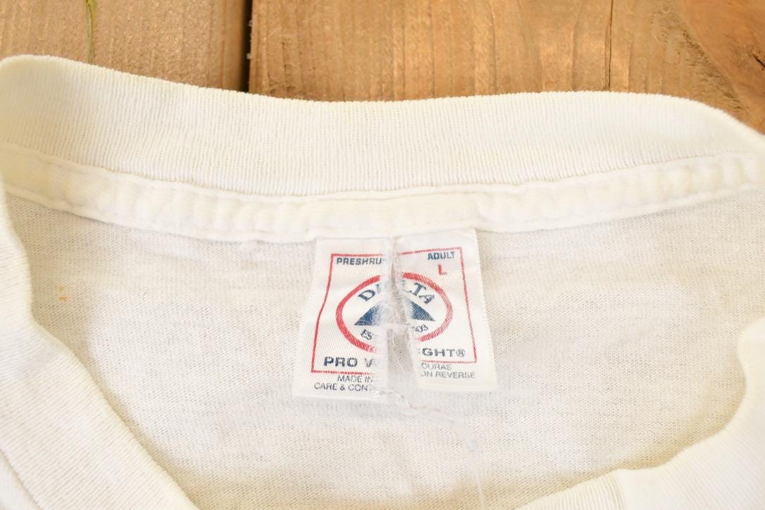 Vintage 1990s New York Souvenir Travel T-Shirt Men's M from propervintagecanada
