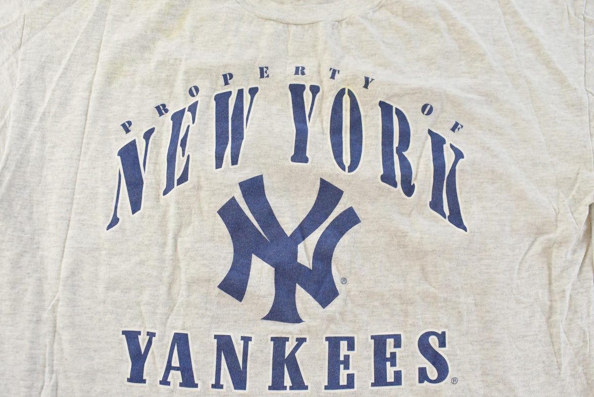 Vintage 1990s New York Yankees Tino Martinez MLB Graphic T-Shirt Men's 2XL from propervintagecanada