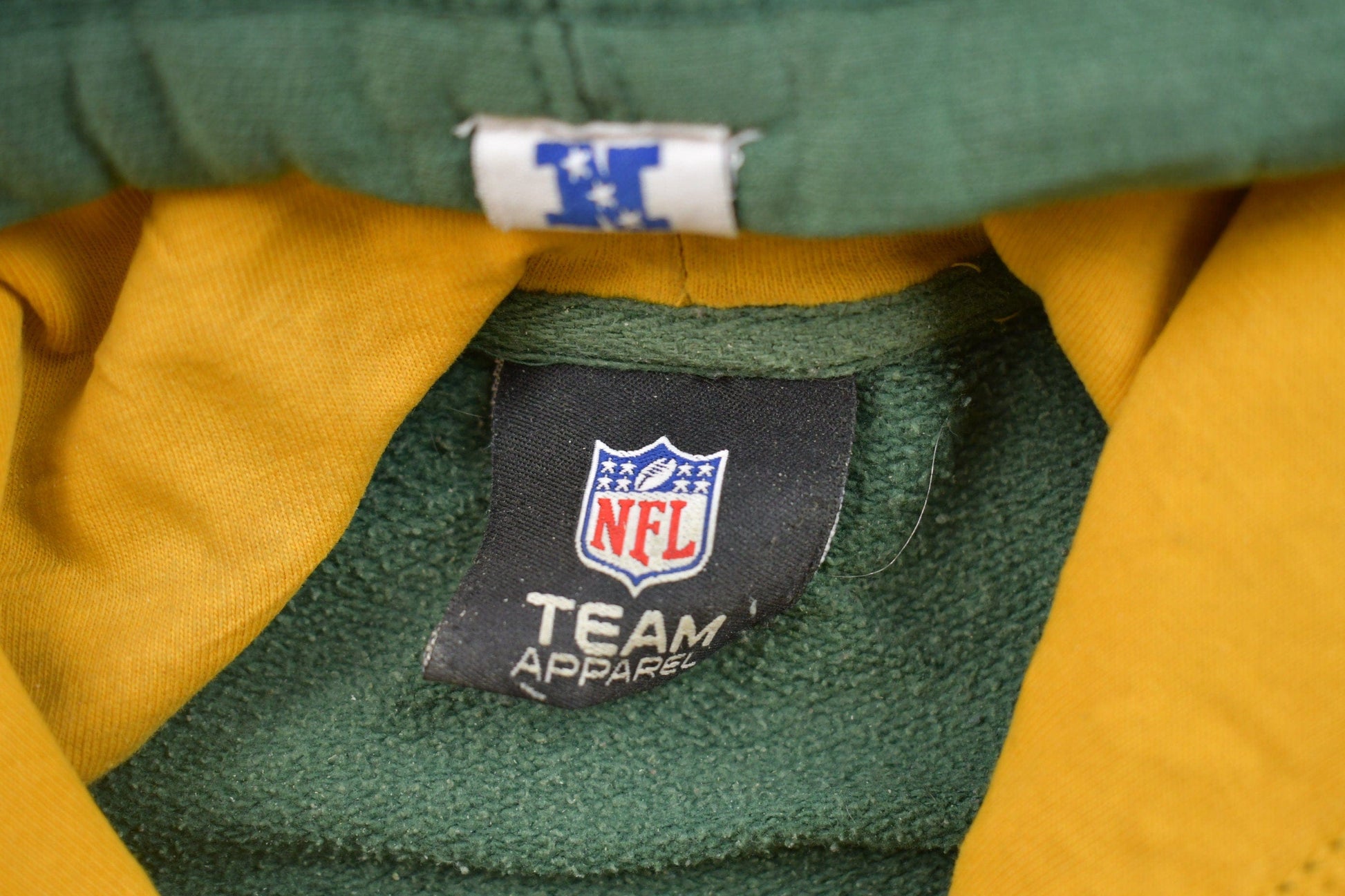 Vintage 1990s NFL Green Bay Packers Hoodie Sweatshirt / Made In USA / Football / Fan Gear / Sportswear / Americana from propervintagecanada