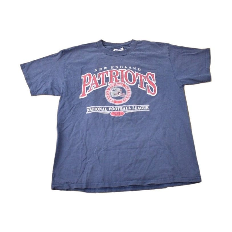 Vintage 1990s NFL New England Patriots Graphic T-Shirt Men's XL from propervintagecanada