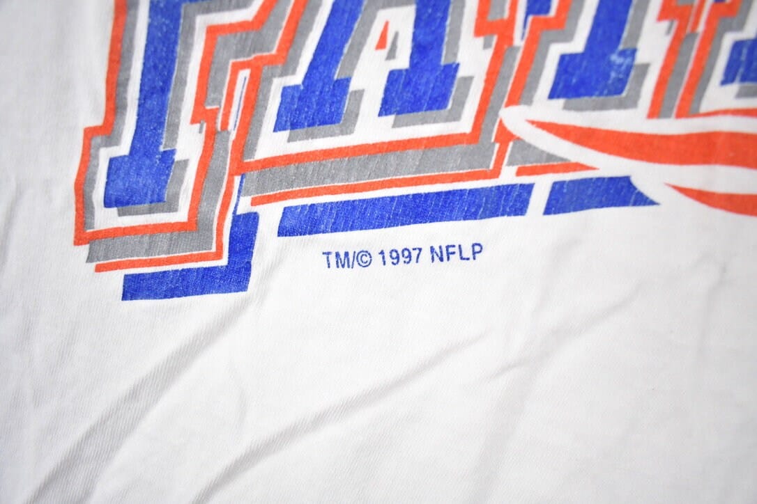 Vintage 1990s NFL New England Patriots Long Sleeve T-Shirt / Logo Athletic / Tom Brady / NFL / 90s Streetwear / Sportswear from propervintagecanada