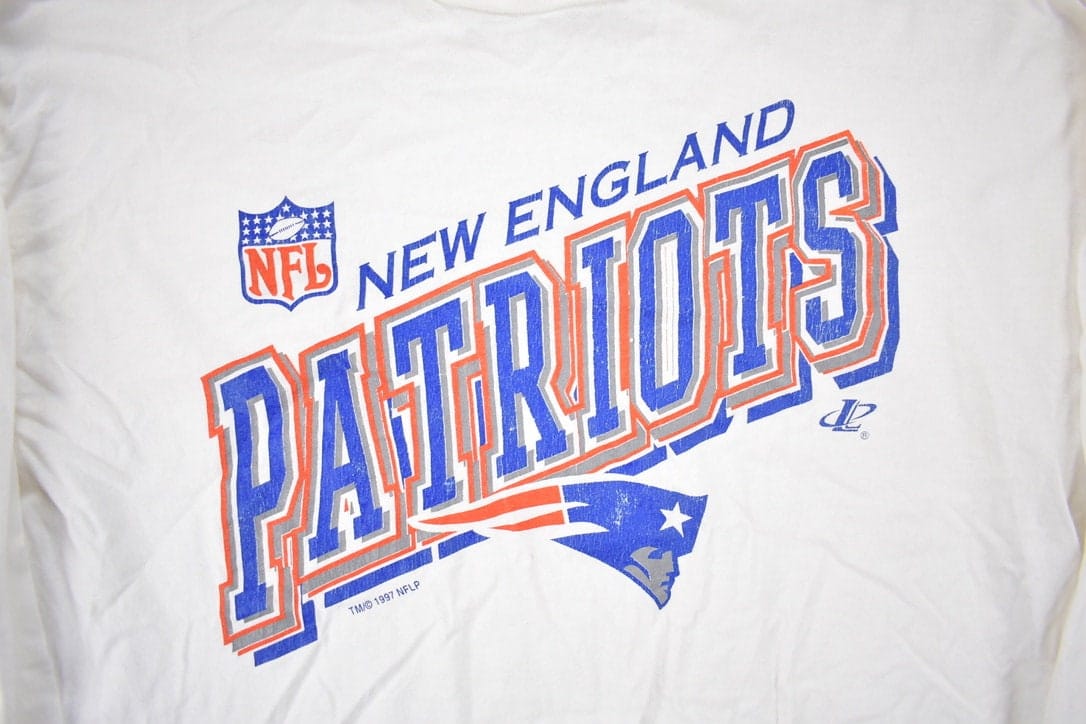 Vintage 1990s NFL New England Patriots Long Sleeve T-Shirt / Logo Athletic / Tom Brady / NFL / 90s Streetwear / Sportswear from propervintagecanada