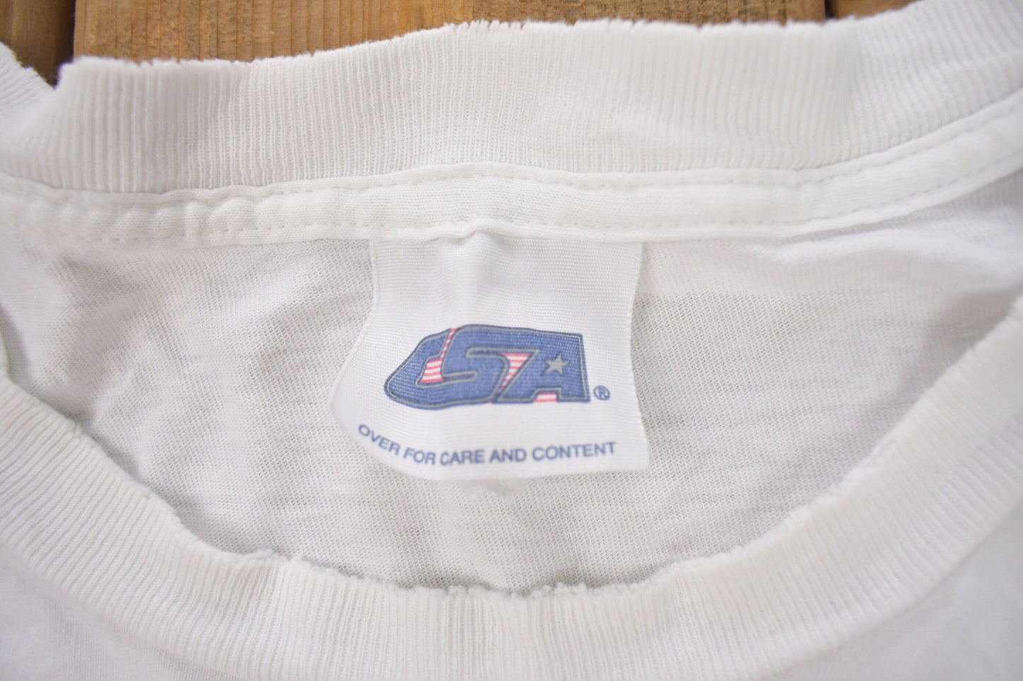 Vintage 1990s NFL New England Patriots Super Bowl 36 Graphic T-Shirt/ Made In USA / Distressed / NFL / 90s Streetwear / Sportswear from propervintagecanada