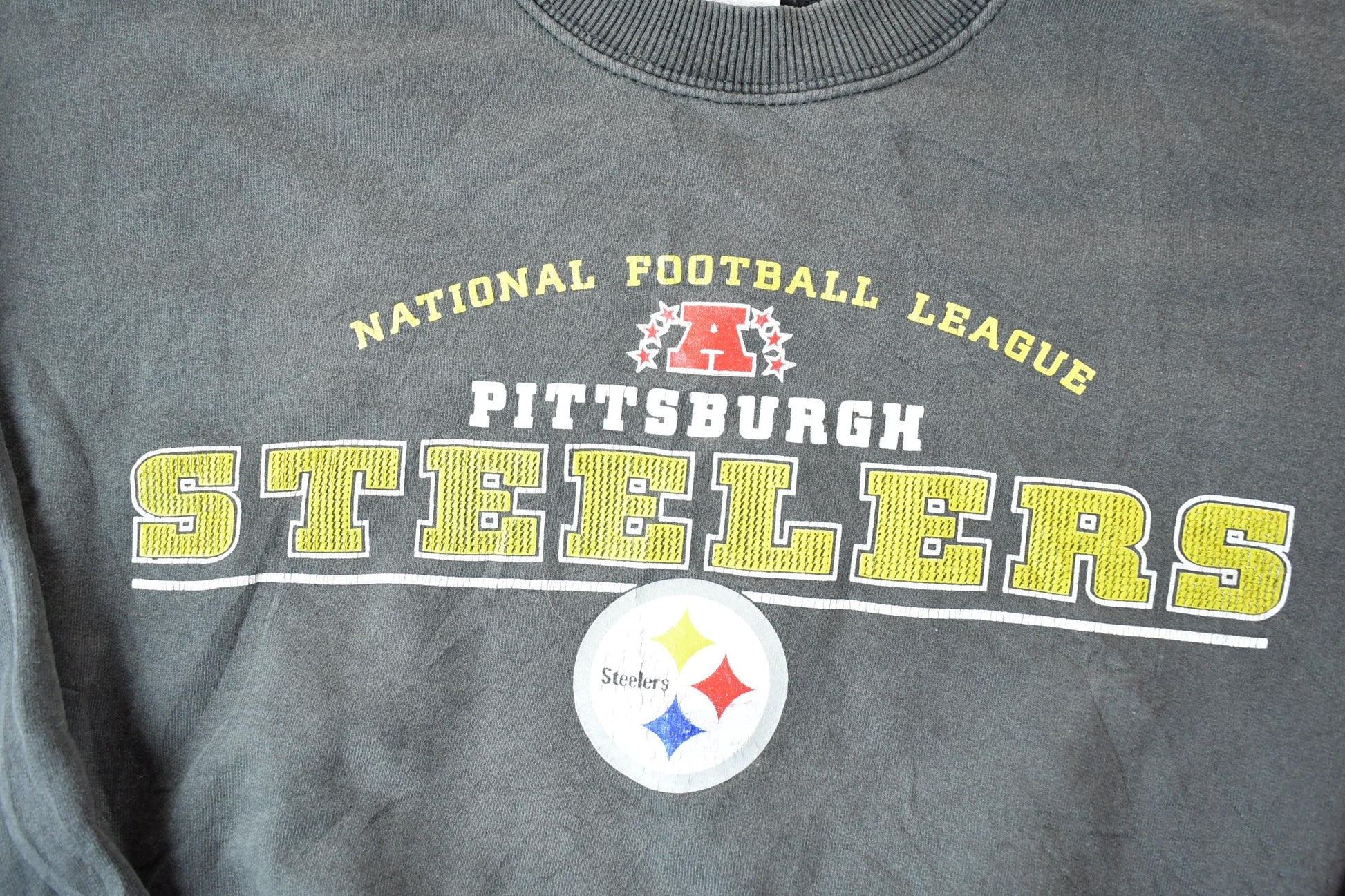 Vintage 1990s NFL Pittsburgh Steelers Crewneck Sweatshirt Men's XL from propervintagecanada